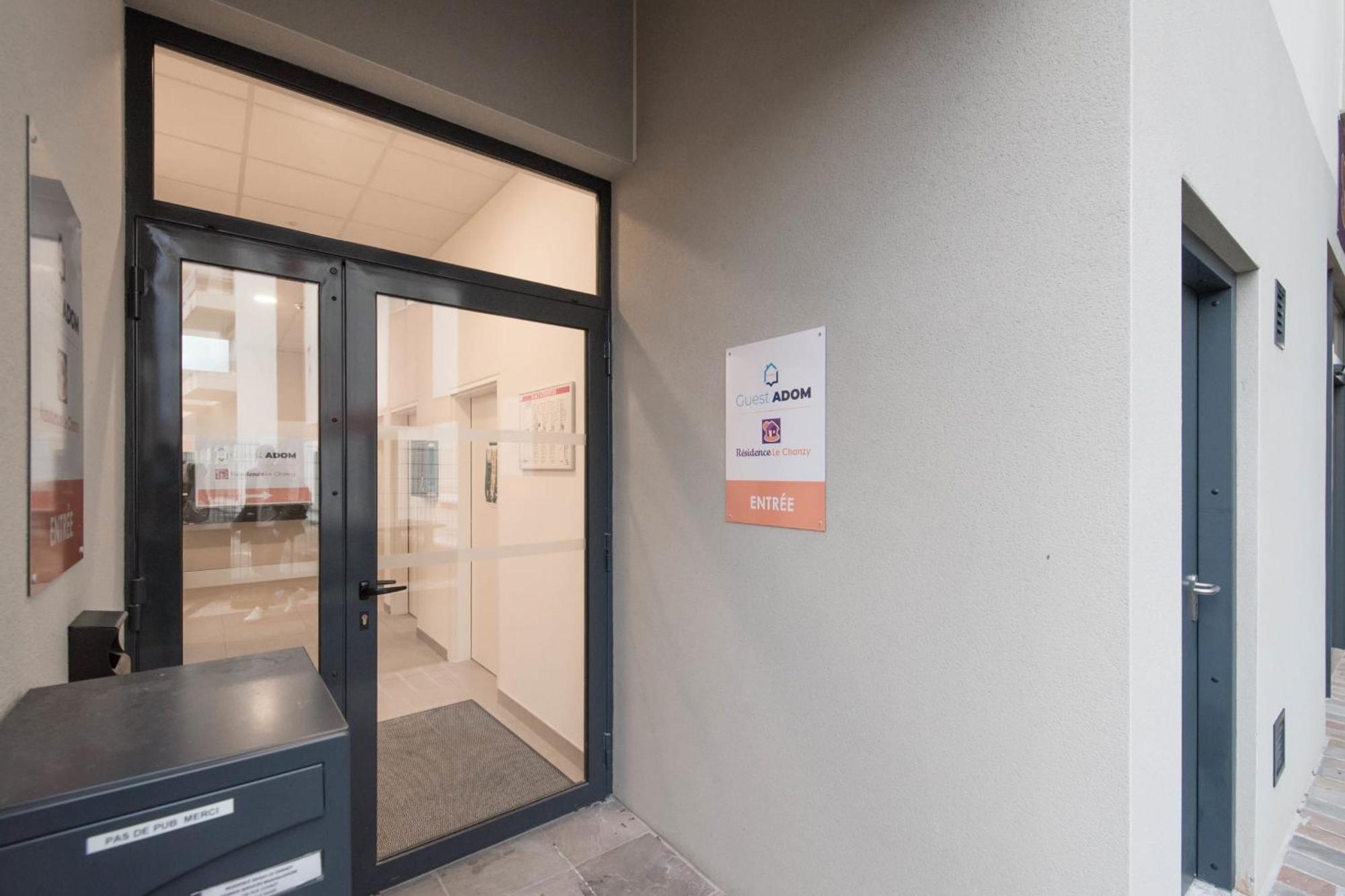 Pierrick - Studio Wifi Et Gare Apartment Le Mans Luaran gambar